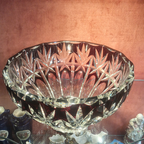 Centro De Mesa Antiguo De Cristal Bordo Tallado Frutera Rojo Bordó (Usado)