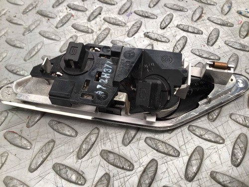 Luz Cortesía Tra Izq Bmw 320 I Aut V6 2.2 98/2007 (Usado)