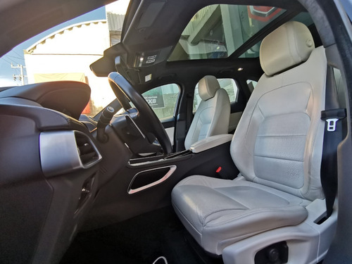Imagen 11 de 15 de Jaguar F-pace 3.0 First Edition At