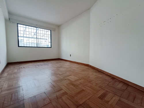 Departamento Primer Piso Con Patio - Providencia