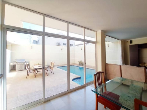 Imagen 1 de 16 de Townhouse En Alquiler La Colonia Mdm: 164016