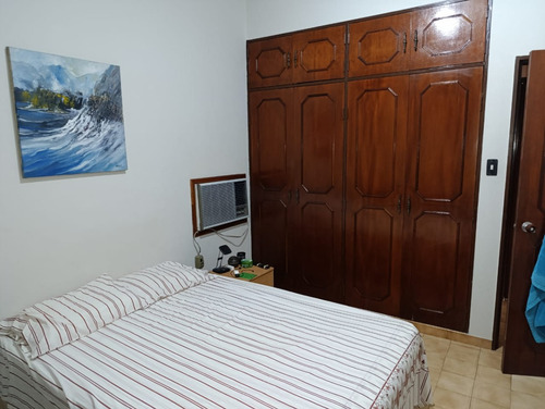 Casa En Venta En Valles De Camoruco Calle Cerrada Mcc