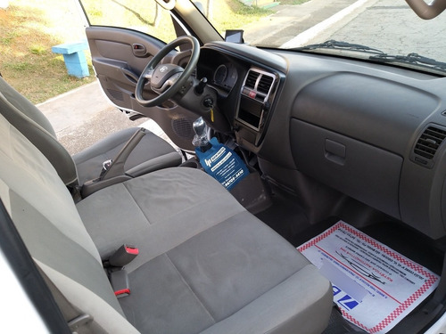 Imagem 12 de 15 de Hyundai Hr 2018 2.5 Hd Cab. Curta S/ Carroceria Tci 2p