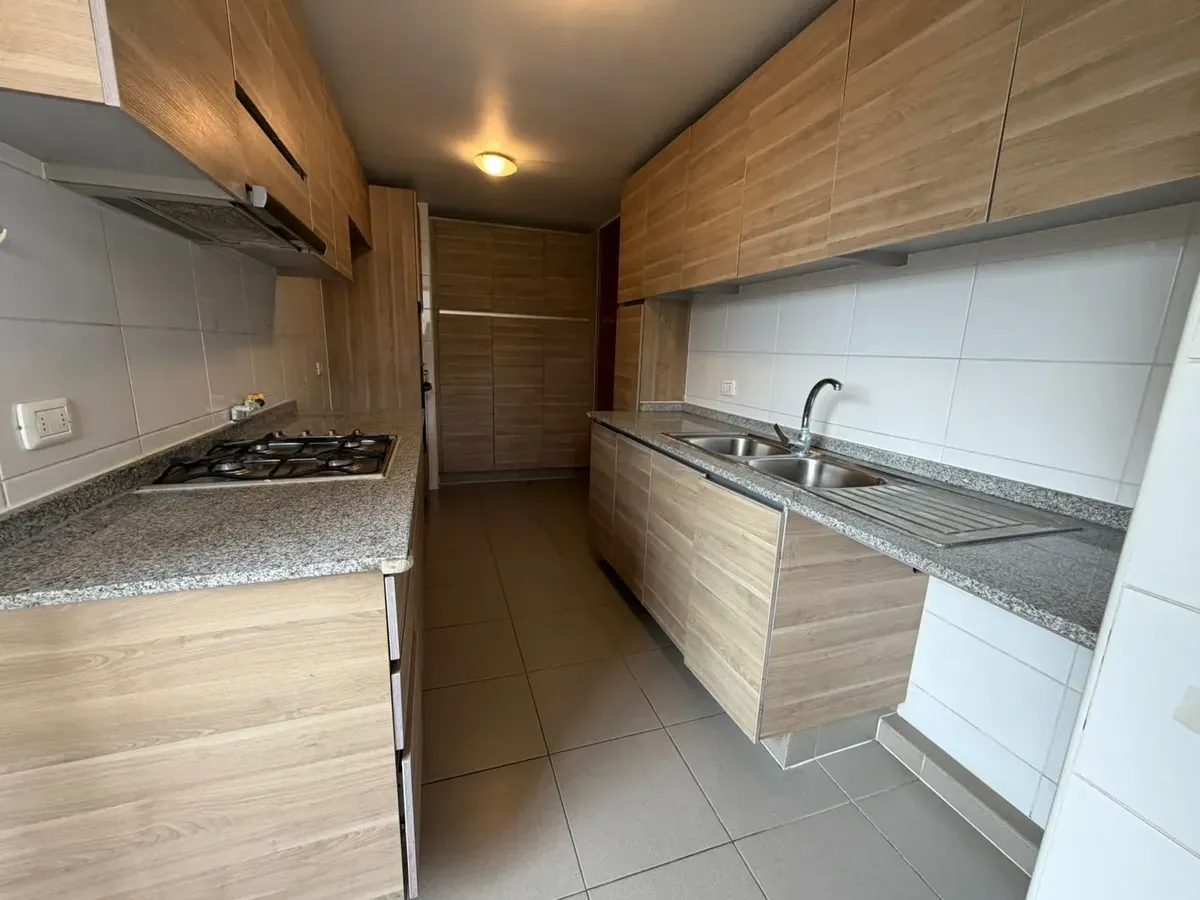 Imagen 3 de 18 de Venta Departamento Np 2d + Servicio 3b 2e - Lo Barnechea