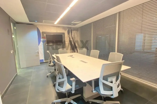 Moderna Oficina Uptown Vitacura