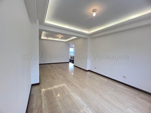 Apartamento En Alquiler En Lomas Del Sol 150mt2 3d 2b 3p