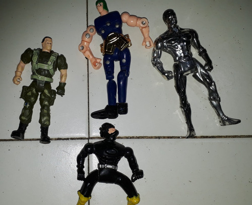 Muñecos De Varios Personajes (Usado)