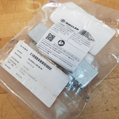 Riegler 112550 Pneumatic Distribution Strip, 2 X 1/4 Ccw