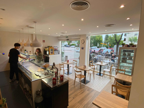 Vendo Heladería Cafetería En Madrid España