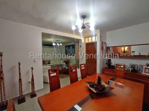 Fredxia Castillo Vende Comoda Y Amplia Casa En La Mora Cabudare # 25-18453