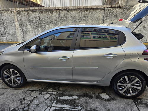 Peugeot 208 1.6 Griffe Business 16v Flex Aut. (pcd) 5p