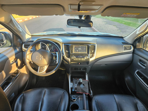Mitsubishi L200 2.5 Cd 4wd High-power Di-d At5 Cuero