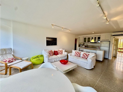 Se Vende Apto 87m2 3h/2b/1p Camuri Grande