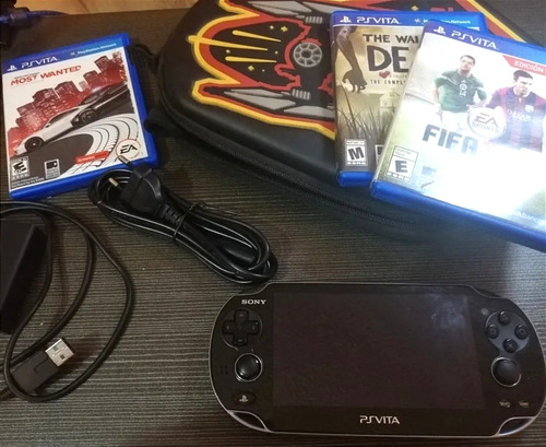 Ps Vita Fat Original 9/10 Con 3 Juegos Físicos Y Estuche