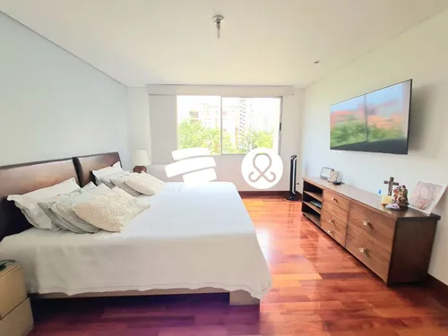 Apartamento Muy Amplio Y Con La Mejor Ubicación En La Milla De Oro De El Poblado