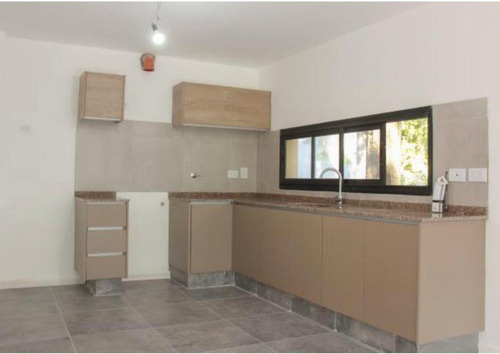 Imagen 2 de 15 de Casa - Barrio Parque Leloir