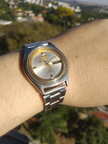 Belo Seiko 5 Série Dx - Deluxe 7009-3020r Dourado Com Branco