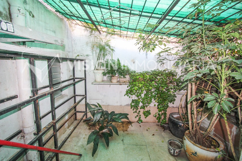 Oportunidad Venta Padron Unico Local De 71 M2 Y 5 Mts De Altura Baños Con Vivienda De Altos 61 M2 Ambientes Enormes Cocina Y Baño Completo Terraza Patio Balcones Barrio De Los Judíos Arenal Grande
