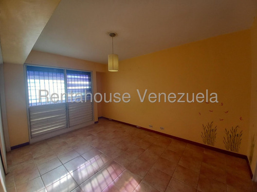 Venta De Amplio Apartamento En El Cigarral / Gc