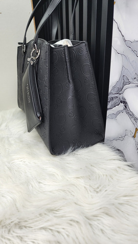 Bolsa Guess Sa792706 Nueva 100 % Original Con Etiqueta Negro Estampado Níquel Negro