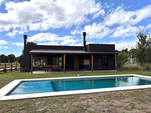 Moderna Casa A Estrenar (barrio Lomas Altas)