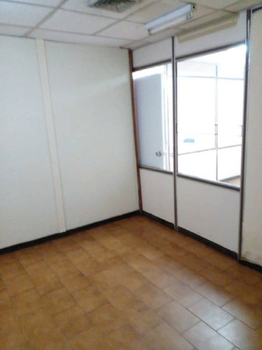 Imagen 9 de 13 de En Venta/alquiler Local Comercial Ubicado En El Centro Comercial 5 De Julio Ve03-583pj-csol