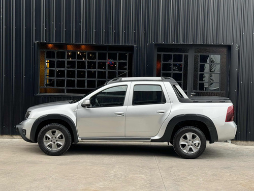 Renault Duster Oroch 2.0 Outsider Plus