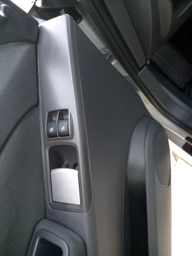 Imagem 14 de 18 de Fiat Idea 2012 1.4 Attractive Flex 5p