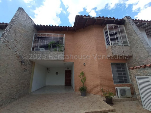 Hermosa Casa En Venta En Las Clavellinas Valencia Carabobo 248216 P