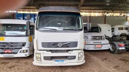 Imagem 8 de 15 de Volvo Vm 270 6x2 Ano 2013/2013 No Chassi