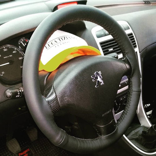 Imagen 7 de 10 de Cubre Volante Cuero Vacuno Renault Clio Luca Tiziano Cueros
