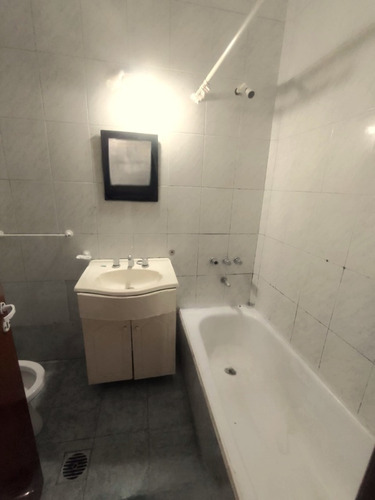 Venta Casa 3 Amb Con Patio - Bernal Este