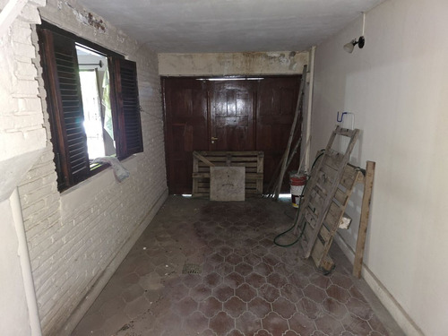Venta Casa A Remodelar A Metros De Calle Belgrano