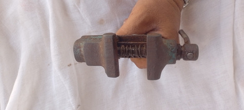 Torno Mini Morsa Antiga Poland Unica A Venda 13 Cm Funciona (Usado)