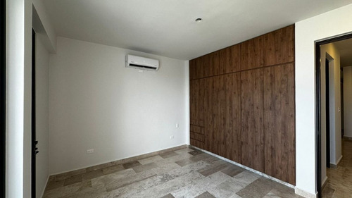 Departamento-estudio En Complejo Vertical, Zona Norte Premium, Mérida. Venta