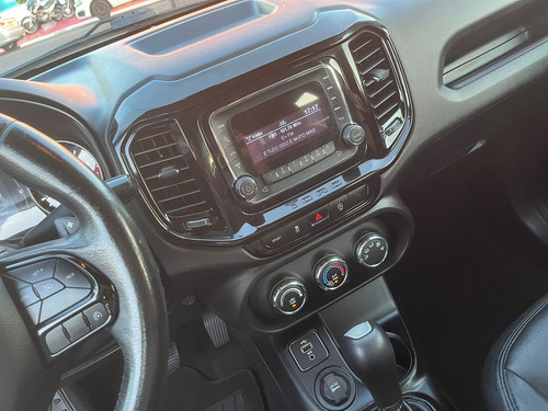 Fiat Toro 1.8 16v Freedom Flex 4x2 Aut. 4p