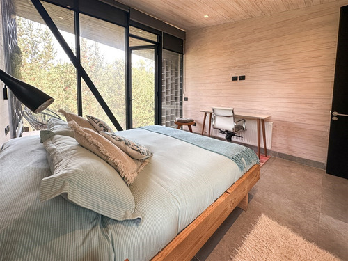 Moderna Casa De 4 Dorm. En Pichilemu Sector Punta De Lobos