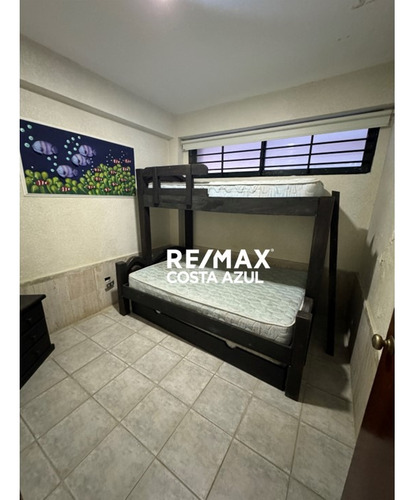 Remax Vende Apartamento Planta Baja Con Espectacular Vista A Las Áreas Sociales En Conjunto Residencial Emerald Suites