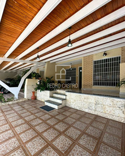 Imagen 1 de 16 de Se Vende Hermoso Y Moderno Townhouse De 4 Habitaciones Ubicado En El Conjunto Residencial Terrazas Del Cachamay, Puerto Ordaz, Ciudad Guayana