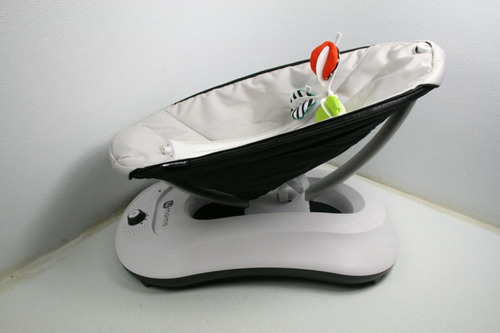 Imagen 3 de 5 de Mecedora Columpio Para Bebé 4moms Rockaroo