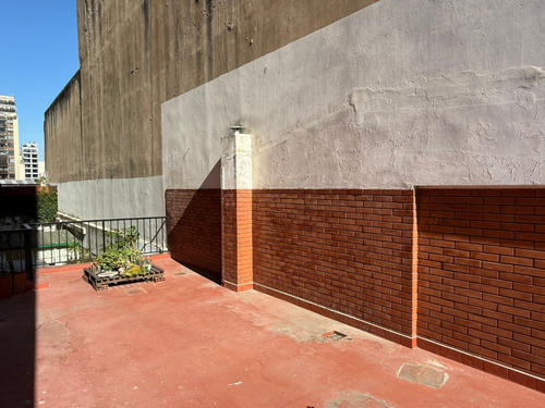 Alquiler Depto. 2 Ambientes Con Patio Exclusivo Y Balcón - Contrafrente - Recoleta