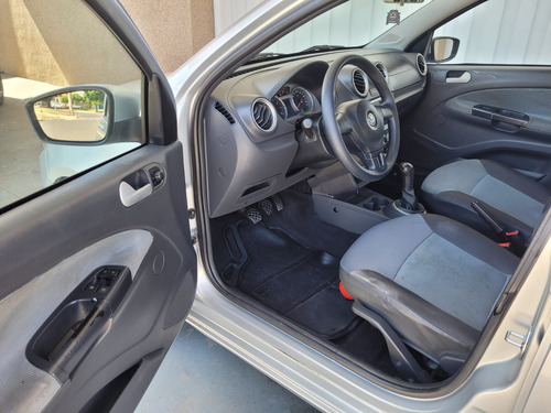 Volkswagen Gol 1.6 Vht Power Total Flex 5p