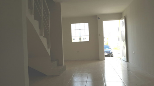 Imagen 2 de 10 de En Venta Townhouse En Parque Valencia Codigo 585599