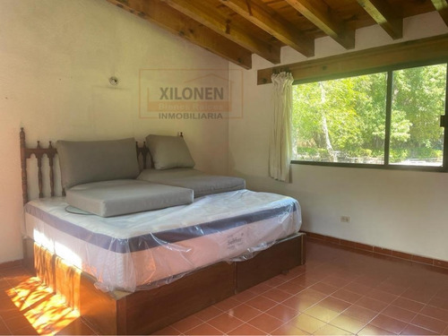 Rancho Privilegiado Con 2 Pozos Y Bella Ecología. 10 Caballerizas, Potreros, Lago, Invernaderos, Cancha De Frontón, Instalaciones Diversas Para Animales. Y Casa Campestre Con 3 Recámaras.
