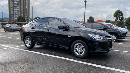 Imagen 3 de 25 de Chevrolet Onix