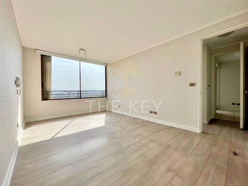 Departamento En Venta De 3 Dormitorios - Colón, Las Condes