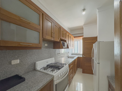 Apartamento Exclusivo, Evaristo Morales. Cod. 36158