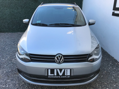 Volkswagen Suran Highline 1.6 Año 2012 - Liv Motors