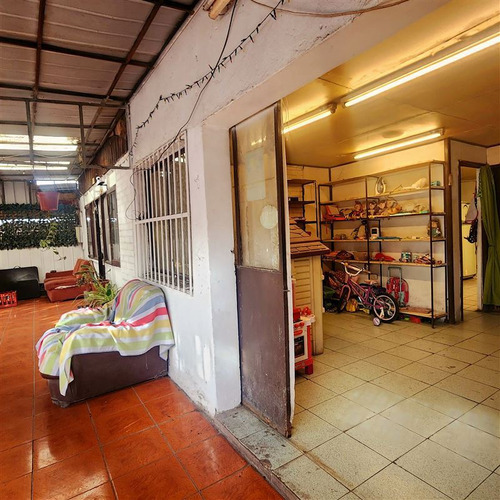 Casa En Venta De 3h, 2b, 2estc + Bog En Puente Alto Av.