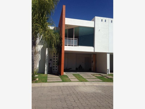 Imagen 1 de 7 de Casa Sola En Renta Toscana